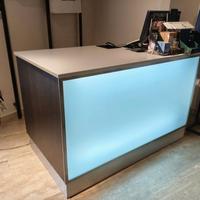 Bancone in legno negozio