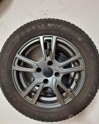 4 Cerchi in lega + gomme Michelin
