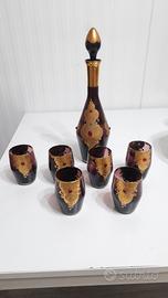 bottiglia con bicchiere vintage