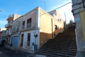 Indipendente con terrazza in via Solferino