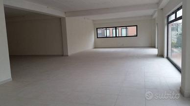 Immobile di 540 m² con 1 locale a Altopascio