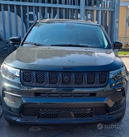 Jeep Compass 1.3 Plug-in con 0 Km percorsi solo pe