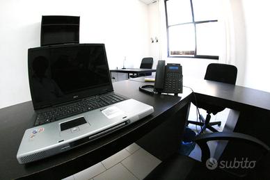 Ufficio arredato fibra parcheggi centro vigilato