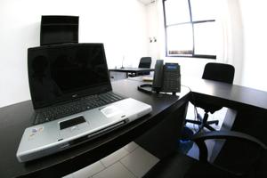 Ufficio arredato fibra parcheggi centro vigilato