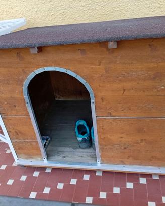 Cuccia da esterno per cane taglia media