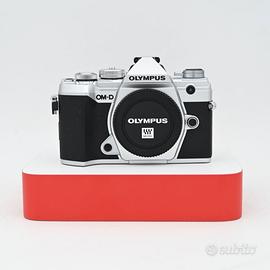 Olympus OM-D E-M5 III Body Silver 471 Scatti