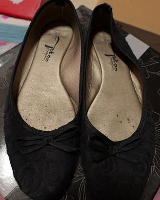 Ballerine Nere in Tessuto con Lavorazione e fiocco