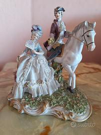 Gruppo Capodimonte Cavaliere e Dama con Pizzo 