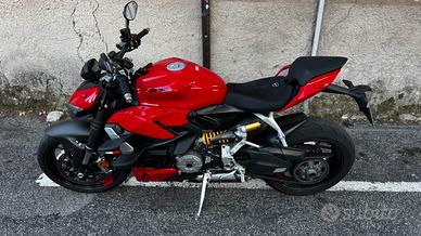 Ducati Streetfighter v2