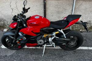 Ducati Streetfighter v2