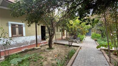 Ampia casa campidanese con giardino