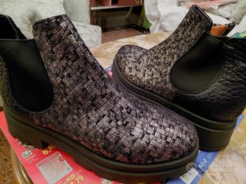 Stivaletti donna tipo anfibi