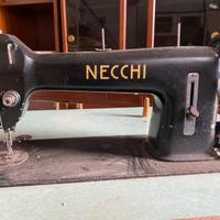 Macchina da cucire a pedale Necchi 