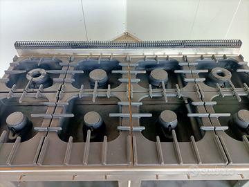 Ristorazione cucina frigorifero forno fry top