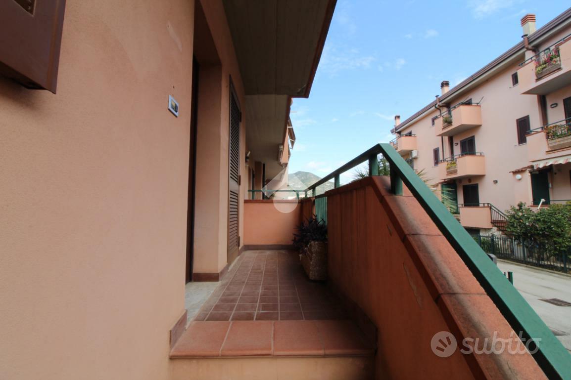 VILLA A SCHIERA A CASAGIOVE - Vista 4