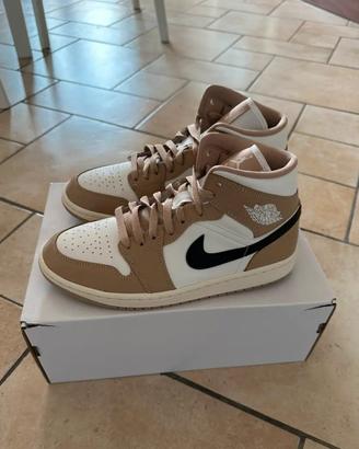 Nike WMNS Air Jordan 1 Mid “Sail/Black-Desert” 