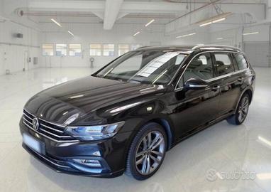 VOLKSWAGEN Passat Variant 2.0 TDI SCR EVO DSG Bu