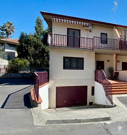 Villetta a schiera angolare