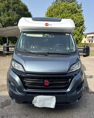 Camper semintegrale burstner Ixeo twenty