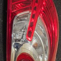 FARO  POSTERIORE PEUGEOT 208 