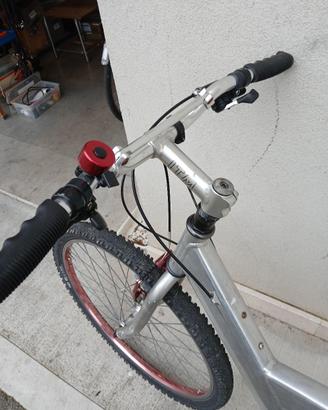 mtb con ammort.centrale in alluminio