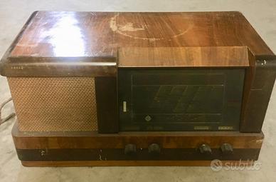 Antica radio Telefunken modello 568
