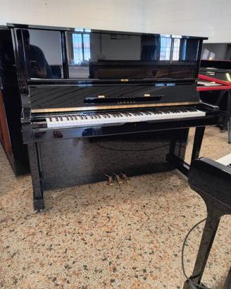 Pianoforte Yamaha YUX top di gamma con trasporto