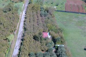 Noccioleto con annesso agricolo magazzini e pozzo