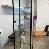 Vetrina espositiva in vetro e metallo