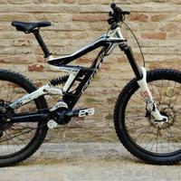 Bike Downhill Scott Gambler professional