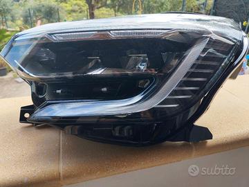 Faro sinistro captur 2021