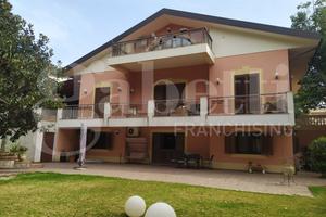 Villa o villino Messina [Cod. rif 3298972VRG]