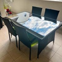 Tavolo da esterno e 4 sedie 