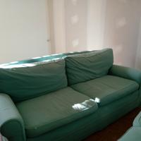 Divani 2 e 3 posti (un divano letto)