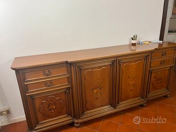 Credenza fatta a mano