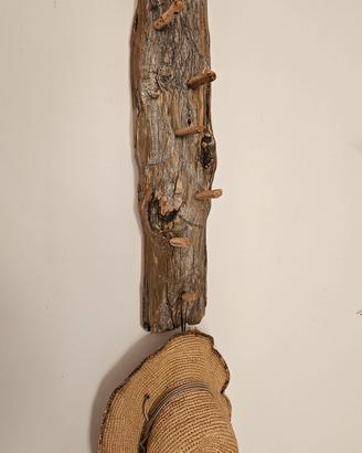 Appendiabiti decorativo in legno grezzo 