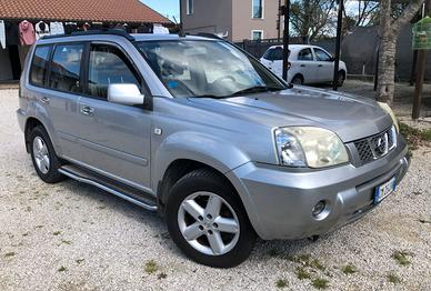 Nissan X-TRAIL Diesel 2.2 Dci con gancio traino