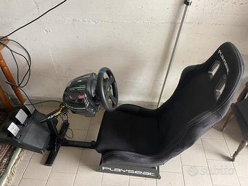Simulatore di guida Playseat Thrustmaster perfetto