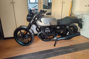 Moto Guzzi V7 850 Stone 2024  pari al nuovo 