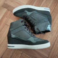 Sneakers con zeppa interna