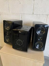 Stereo LG FA164 con casse e telecomando