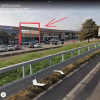 Negozio immobile direzionale-commerciale di 300 mq