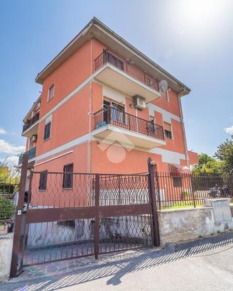 4 LOCALI A ROMA