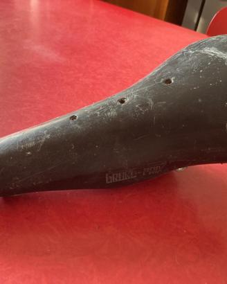 Sella vintage da corsa GRAND-PRIX + tubo sella