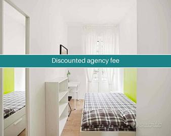 Stanza in appartamento di 105 m² a Milano