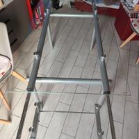tavolo da pranzo di vetro integro e solidissimo