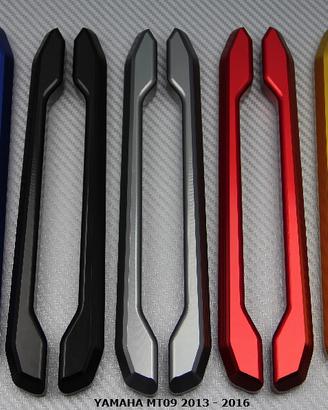 Maniglie passeggero posteriore YAMAHA MT09 2013 16