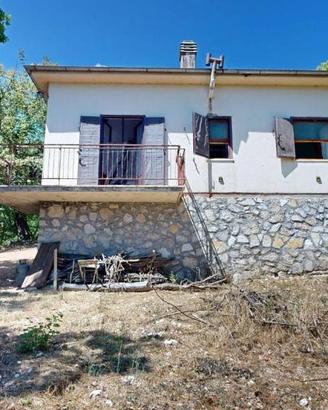 Villa di 70 m² con 3 locali e posto auto a Greccio