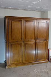 Mobile del '900 italiano noce massello con segreta