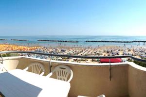 Direttamente sulla spiaggia fronte mare